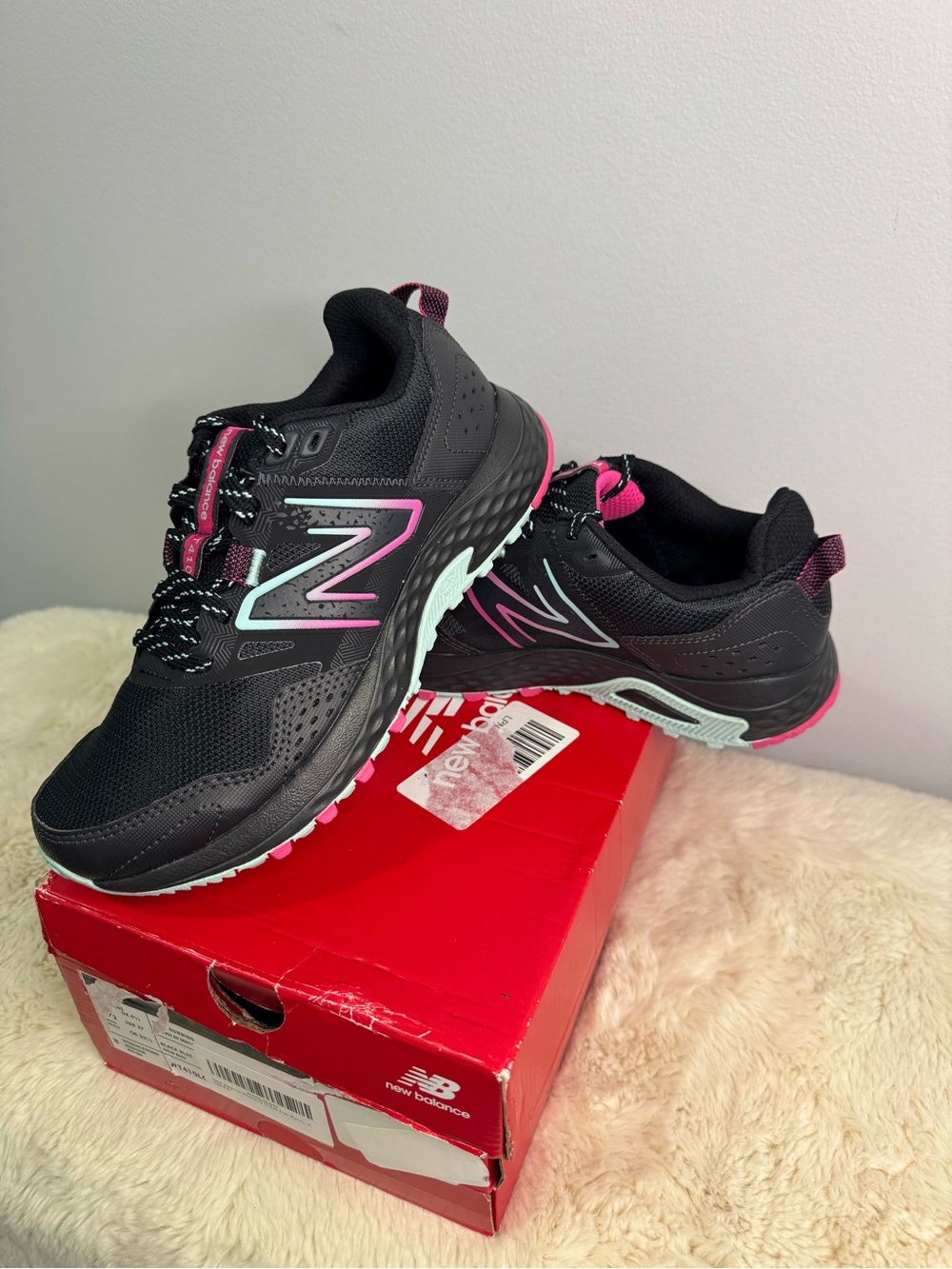New Balance Women’s Sneakers- Size 6.5